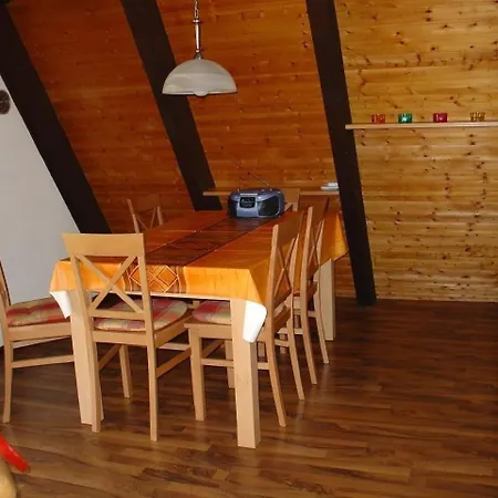 Vakantiehuis In Machtlos Mit Gemeinschaftlichem Pool