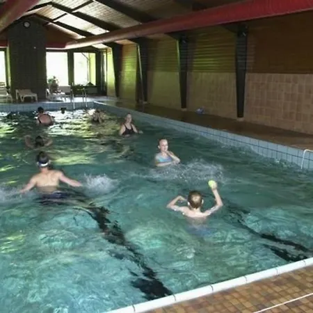 In Machtlos Mit Gemeinschaftlichem Pool Vakantiehuis *