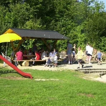 In Machtlos Mit Gemeinschaftlichem Pool Vakantiehuis *